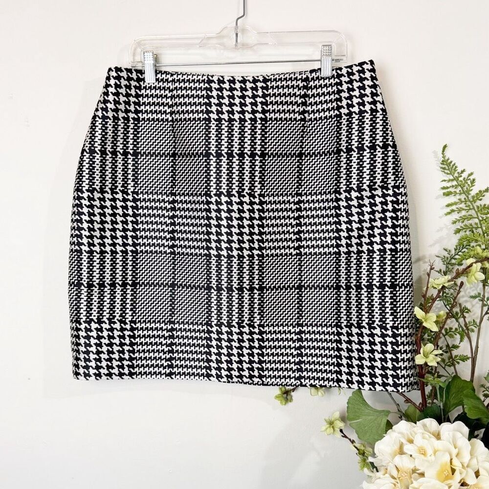 WHITE HOUSE BLACK MARKET | Houndstooth Plaid Skirt | Size 14 | whbm
